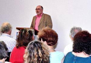 Openingsspeech van Michel Waterman, co&ouml;rdinator Crescas
